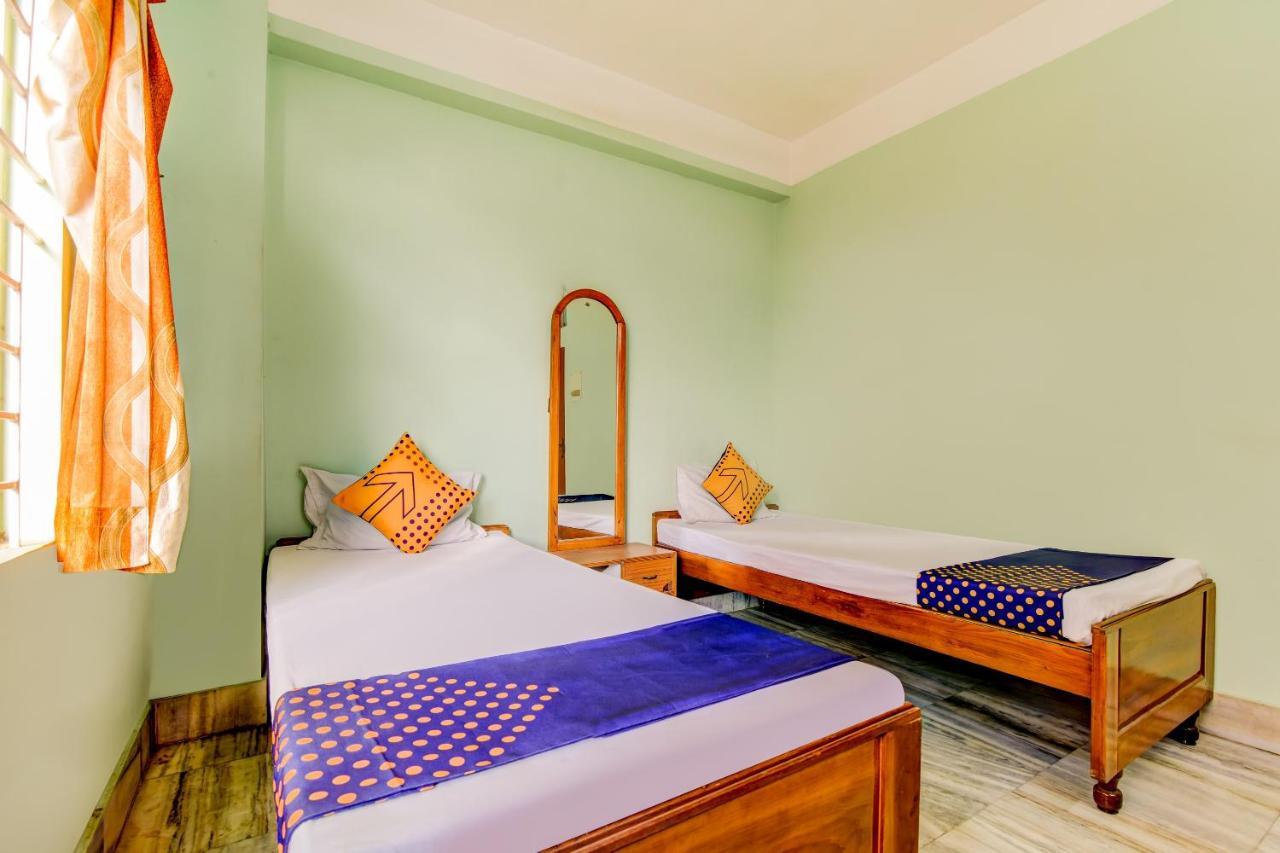 OYO 63538 Hotel Lotus 1 Khanapara Buitenkant foto