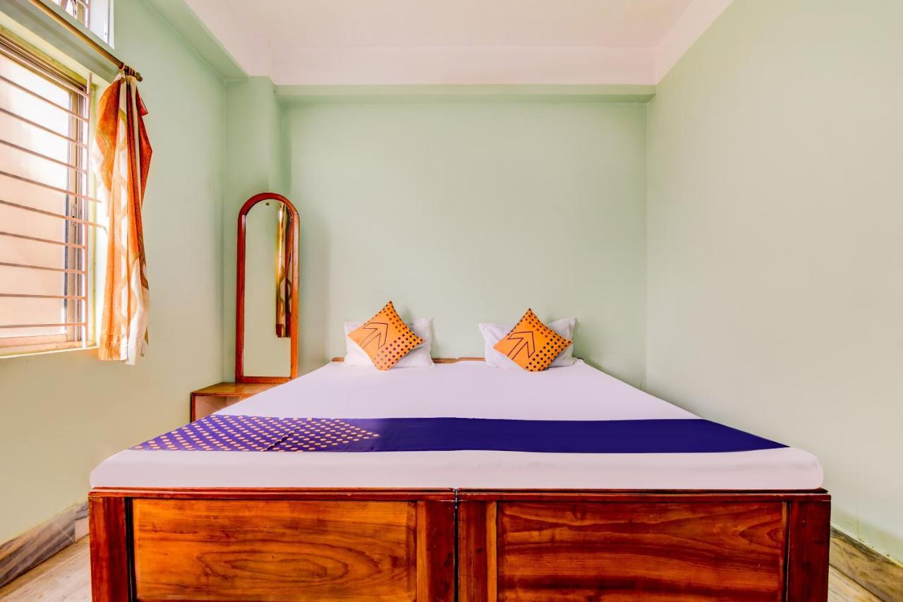 OYO 63538 Hotel Lotus 1 Khanapara Buitenkant foto